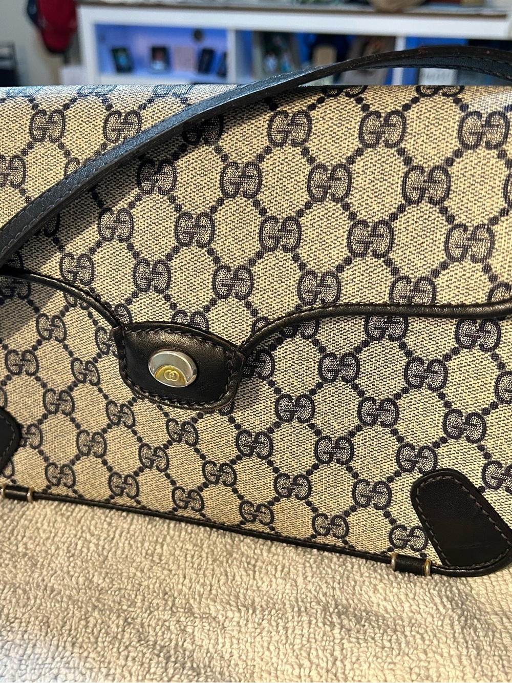 Authentic vintage Gucci Supreme monogram crossbody shoulder bag